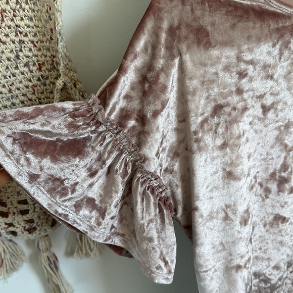 Caution to the wind Ruffle Sleeve Crushed velvet tee Pink Size Small - Picture 5 of 8